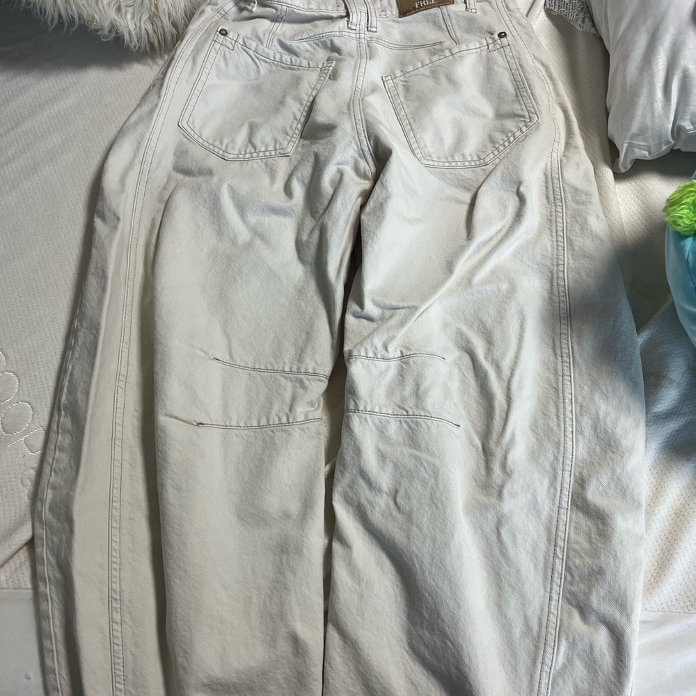 We The Free Cream barrel-Leg Jeans with Contrast Stitching - Picture 3 of 3